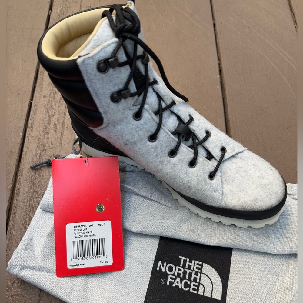 NIB North Face Cryos Hiker Boots in Glacial White/Black 9.5 (40.5 EU)